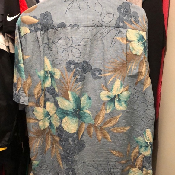 Hawaiian shirt - Picture 3 of 3